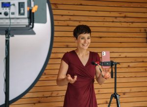 Handy Videos erstellen - Video drehen -Alexandra Siering - E-Learning-Expertin, gelernte Kamerafrau und Moderatorin - Wissen digital sichtbar machen